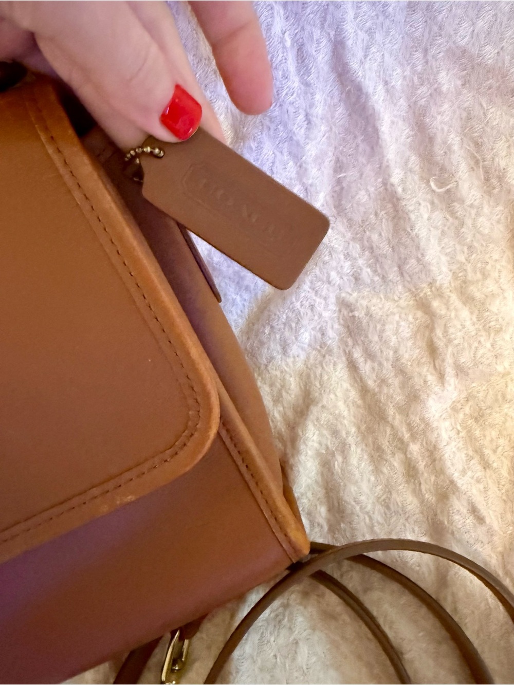 EUC Coach Court Bag Style #09870 Classic British Tan Leather Crossbody Bag - Picture 3 of 5